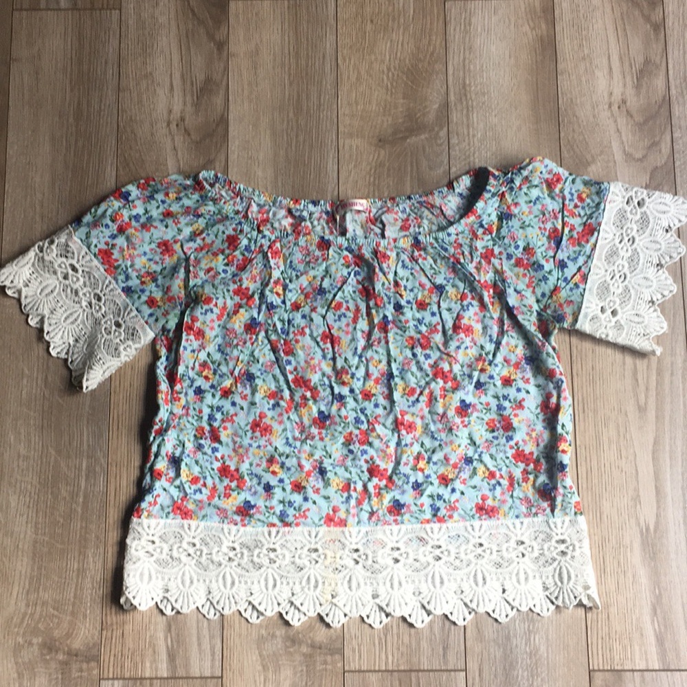 LACE OFF SHOULDER CROP TOP 👩🏼